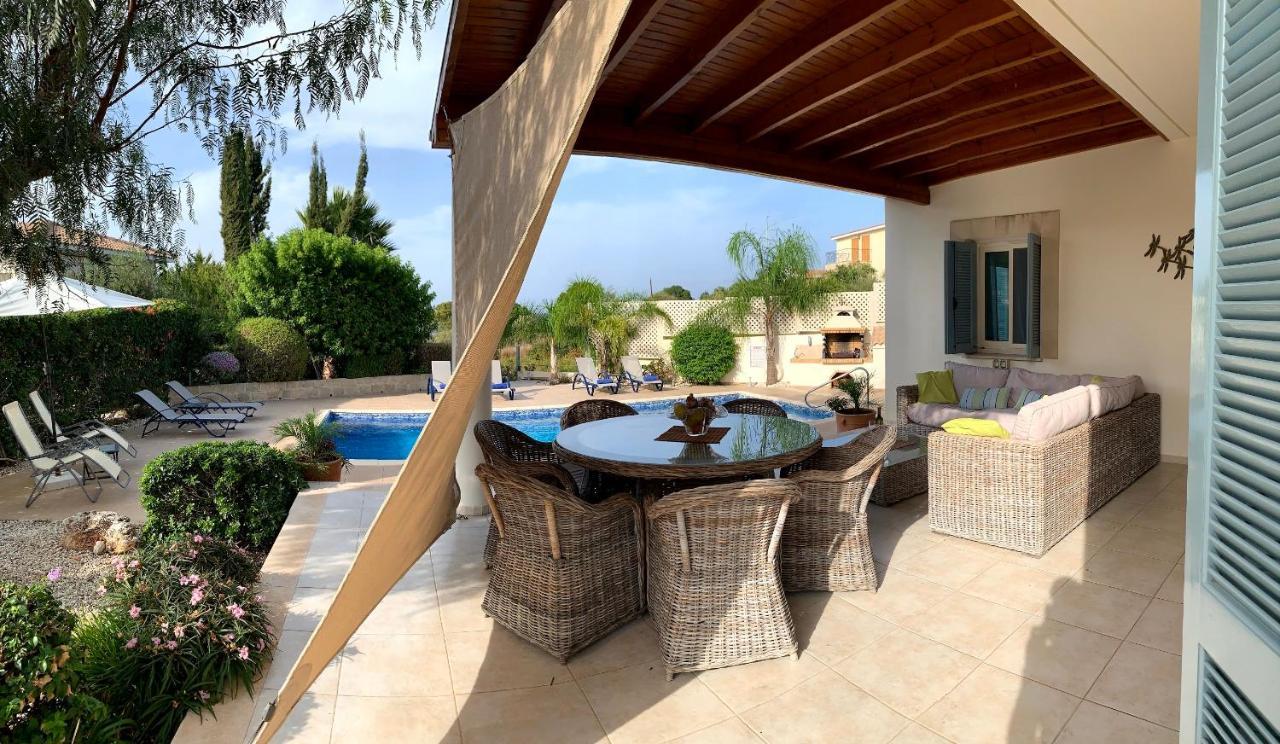 נאו חוריו Beach Villa Gladiolus מראה חיצוני תמונה
